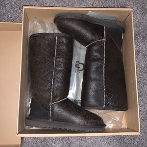 Ugg Classic Tall Bomber size 5